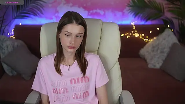 SophiaDream  online show from May 20, 1:30 pm