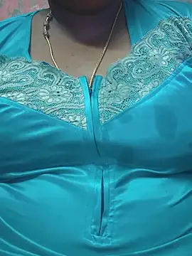 Snapshot of geetha431 chatting on May 28, 5:52 pm geetha431 online show from May 28, 5:52 pm