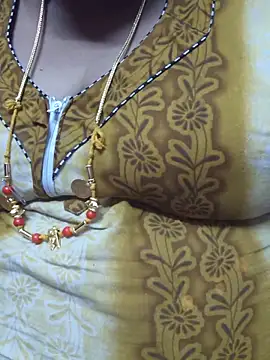 Snapshot of geetha431 chatting on May 22, 7:34 pm geetha431 online show from May 22, 7:34 pm