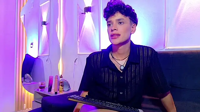 Ander asford77 online show from May 26, 12:36 pm