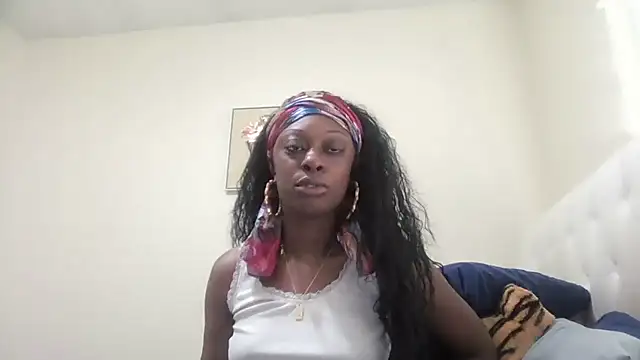 Snapshot of Prettylondond chatting on June 19, 3:40 pm Prettylondond online show from June 19, 3:40 pm