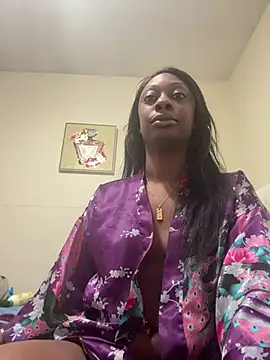 Prettylondond online show from May 27, 10:22 am