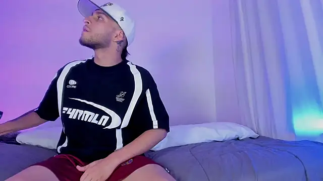 Snapshot of _Kevin_xxx chatting on October 29, 6:12 am Kevin xxx online show from October 29, 6:12 am