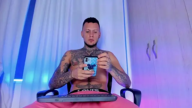  Kevin xxx online show from February 15, 4:35 am