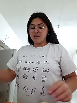 Snapshot of morena95_ chatting on June 17, 2:38 pm morena95 online show from June 17, 2:38 pm