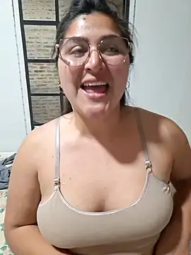 Snapshot of morena95_ chatting on July 1, 5:57 pm morena95 online show from July 1, 5:57 pm