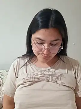 Snapshot of morena95_ chatting on June 29, 7:02 pm morena95 online show from June 29, 7:02 pm