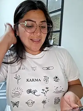 Snapshot of morena95_ chatting on June 6, 3:01 am morena95 online show from June 6, 3:01 am