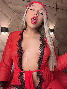 MiaBlonde1 online show from July 12, 11:11 am