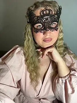 MarieHeartt online show from May 31, 7:14 pm