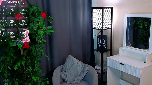 Snapshot of SummerGergely chatting on May 26, 1:47 am SummerGergely online show from May 26, 1:47 am