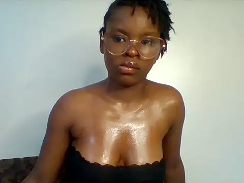 Snapshot of hot_cammy chatting on June 15, 6:35 am hot cammy online show from June 15, 6:35 am