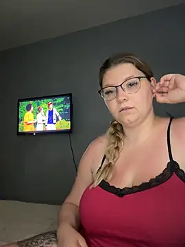 LucieLouBabe online show from May 28, 11:54 pm