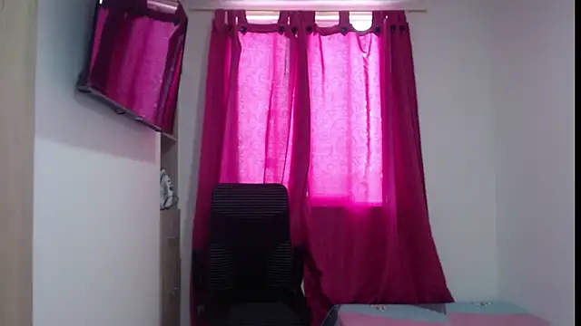 Snapshot of Valeria_Santos_ chatting on June 29, 1:11 pm Valeria Santos online show from June 29, 1:11 pm