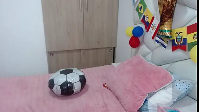 Snapshot of Valeria_Santos_ chatting on June 18, 1:49 pm Valeria Santos online show from June 18, 1:49 pm
