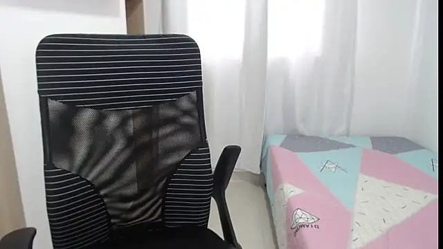 Snapshot of Valeria_Santos_ chatting on May 28, 4:35 pm Valeria Santos online show from May 28, 4:35 pm