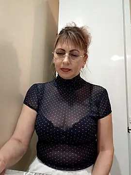 Kitty-MEOWW online show from June 4, 8:13 pm