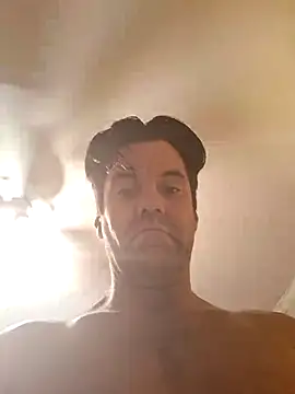 ELVISPRESI online show from May 31, 6:08 am