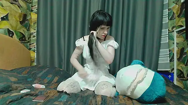 SweetBladee online show from May 23, 4:50 pm