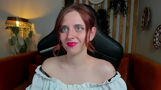 FreyaVeys online show from July 11, 5:13 pm