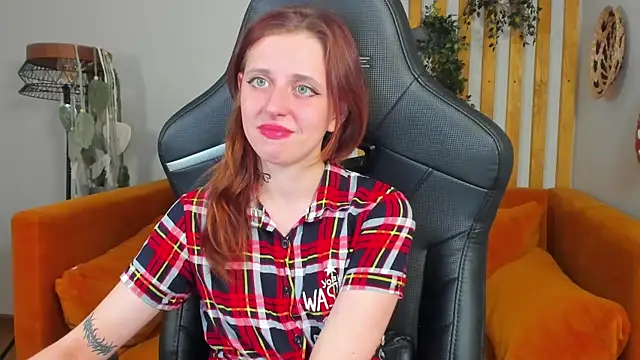 FreyaVeys online show from July 4, 5:06 pm