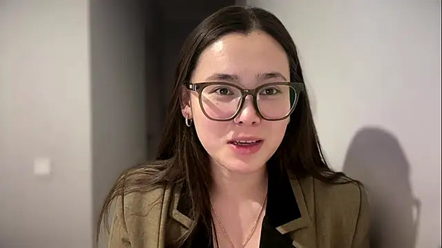 AmeliaAurelia online show from May 21, 3:31 pm