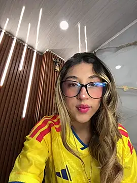 Snapshot of isa_sweet1_ chatting on June 17, 11:20 am isa sweet1 online show from June 17, 11:20 am