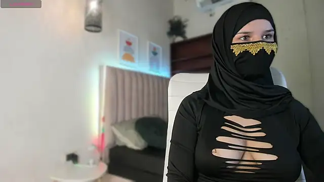 Snapshot of _SweetAmira_ chatting on June 10, 3:19 am SweetAmira online show from June 10, 3:19 am