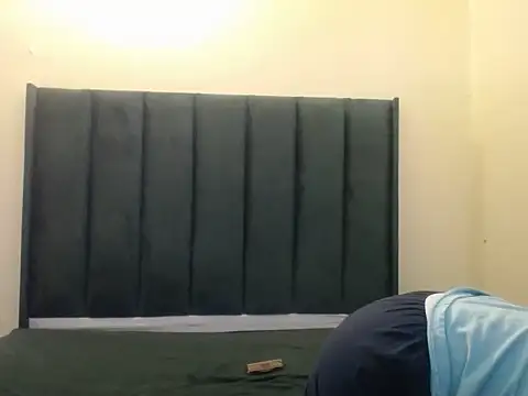 TypicalBaddiex online show from May 21, 8:39 pm