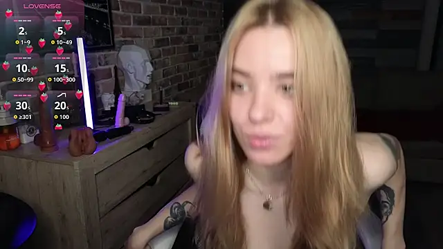 Snapshot of eva_swetty chatting on May 22, 9:35 pm eva swetty online show from May 22, 9:35 pm
