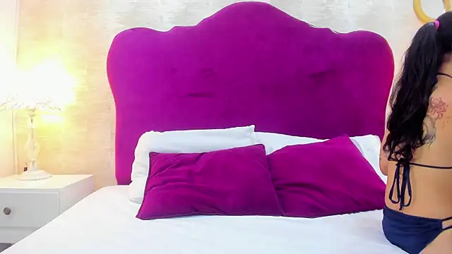 Snapshot of AlexaGill chatting on July 6, 12:12 pm AlexaGill online show from July 6, 12:12 pm