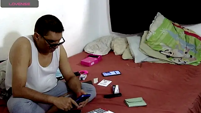 Snapshot of SASSY_LOVERS chatting on May 26, 9:35 pm SASSY LOVERS online show from May 26, 9:35 pm