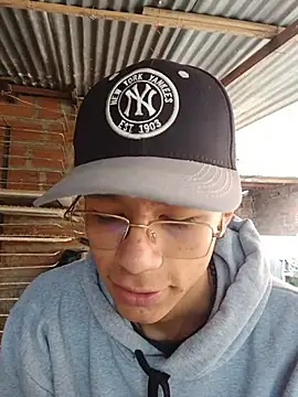 Snapshot of flaco_vergoon chatting on July 23, 2:14 pm flaco vergoon online show from July 23, 2:14 pm