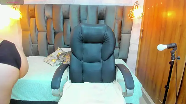 Snapshot of Miel_ferrer chatting on May 31, 1:39 pm Miel ferrer online show from May 31, 1:39 pm