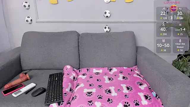 Sofiawonderr online show from June 21, 4:51 am