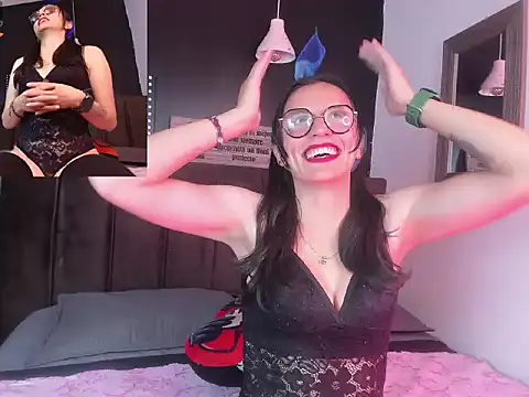 Afroditta Rosse online show from June 9, 8:10 pm
