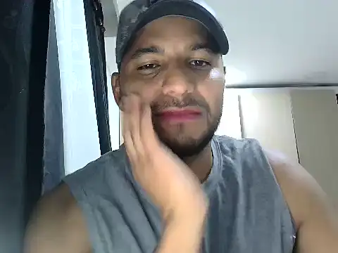Snapshot of Bruno_vip chatting on June 5, 12:37 am Bruno vip online show from June 5, 12:37 am