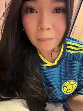 Snapshot of maria_lunag chatting on June 24, 3:27 am maria lunag online show from June 24, 3:27 am