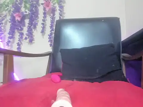 Bubblesquirtt online show from May 24, 11:59 pm