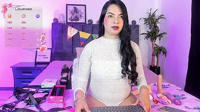Snapshot of Ariana_lee19 chatting on July 15, 9:00 pm Ariana lee19 online show from July 15, 9:00 pm