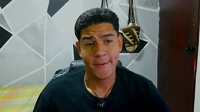 Snapshot of _juanacock_ chatting on June 15, 12:05 pm juanacock online show from June 15, 12:05 pm