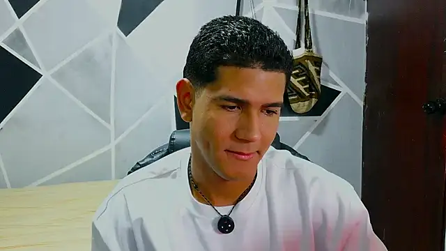 Snapshot of _juanacock_ chatting on June 13, 12:03 pm juanacock online show from June 13, 12:03 pm