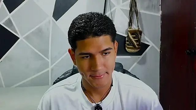 Snapshot of _juanacock_ chatting on June 22, 12:57 pm juanacock online show from June 22, 12:57 pm