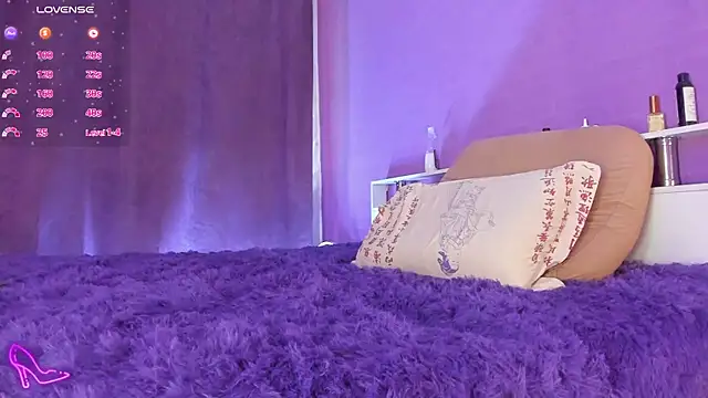 NicolePepper online show from December 3, 9:20 am