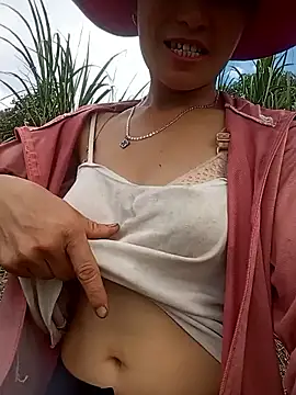 Snapshot of Heryy_xx chatting on June 18, 9:14 am Heryy xx online show from June 18, 9:14 am