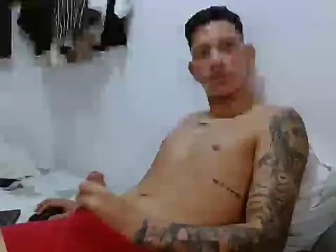 Snapshot of andres200329 chatting on June 19, 5:46 am andres200329 online show from June 19, 5:46 am