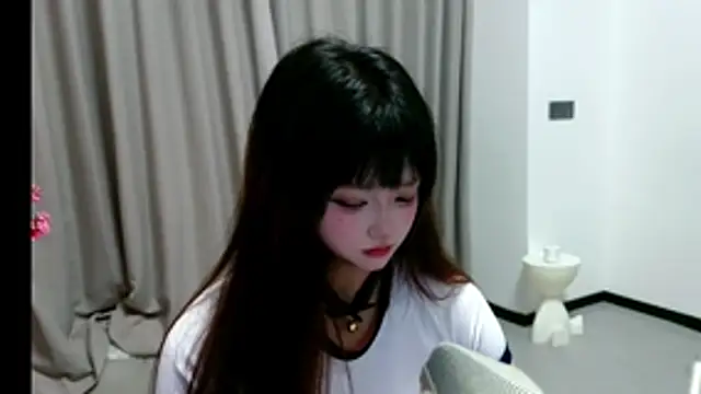yan-0705 online show from June 1, 11:32 am