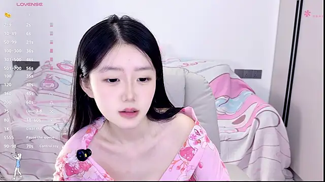 KylinKylin online show from June 4, 1:49 pm