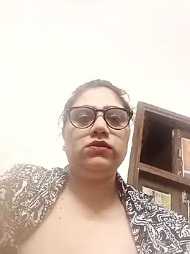 Snapshot of yourchahat27 chatting on June 9, 7:59 pm yourchahat27 online show from June 9, 7:59 pm