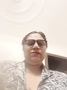 Snapshot of yourchahat27 chatting on May 30, 7:08 pm yourchahat27 online show from May 30, 7:08 pm